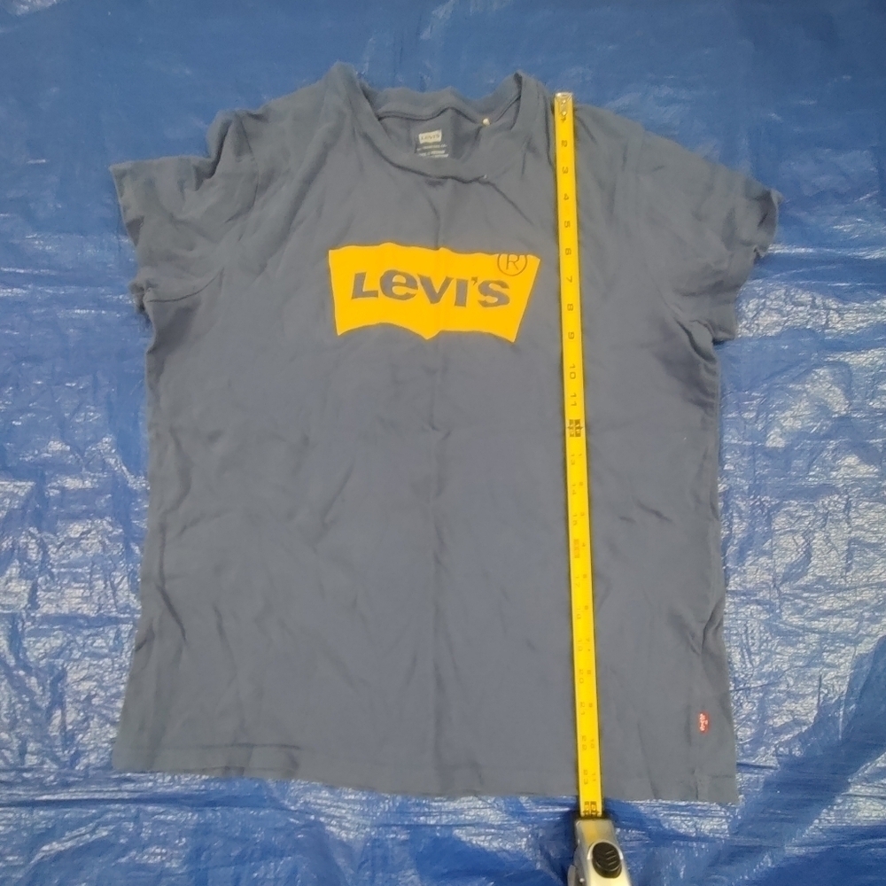 Levi's tee - Picture 2 of 5